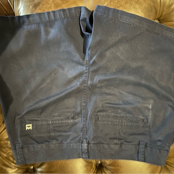 Crown & Ivy three pair of women’s shorts Caroline cut size 8 tan are NWT - Picture 10 of 10